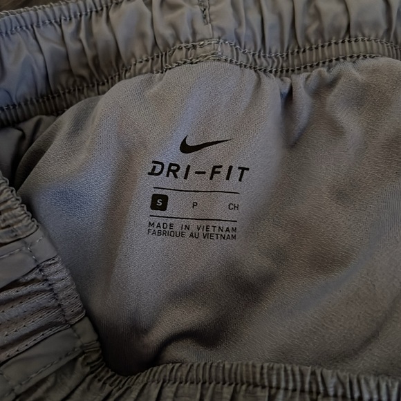 Nike Dri-Fit Shorts - Picture 3 of 5